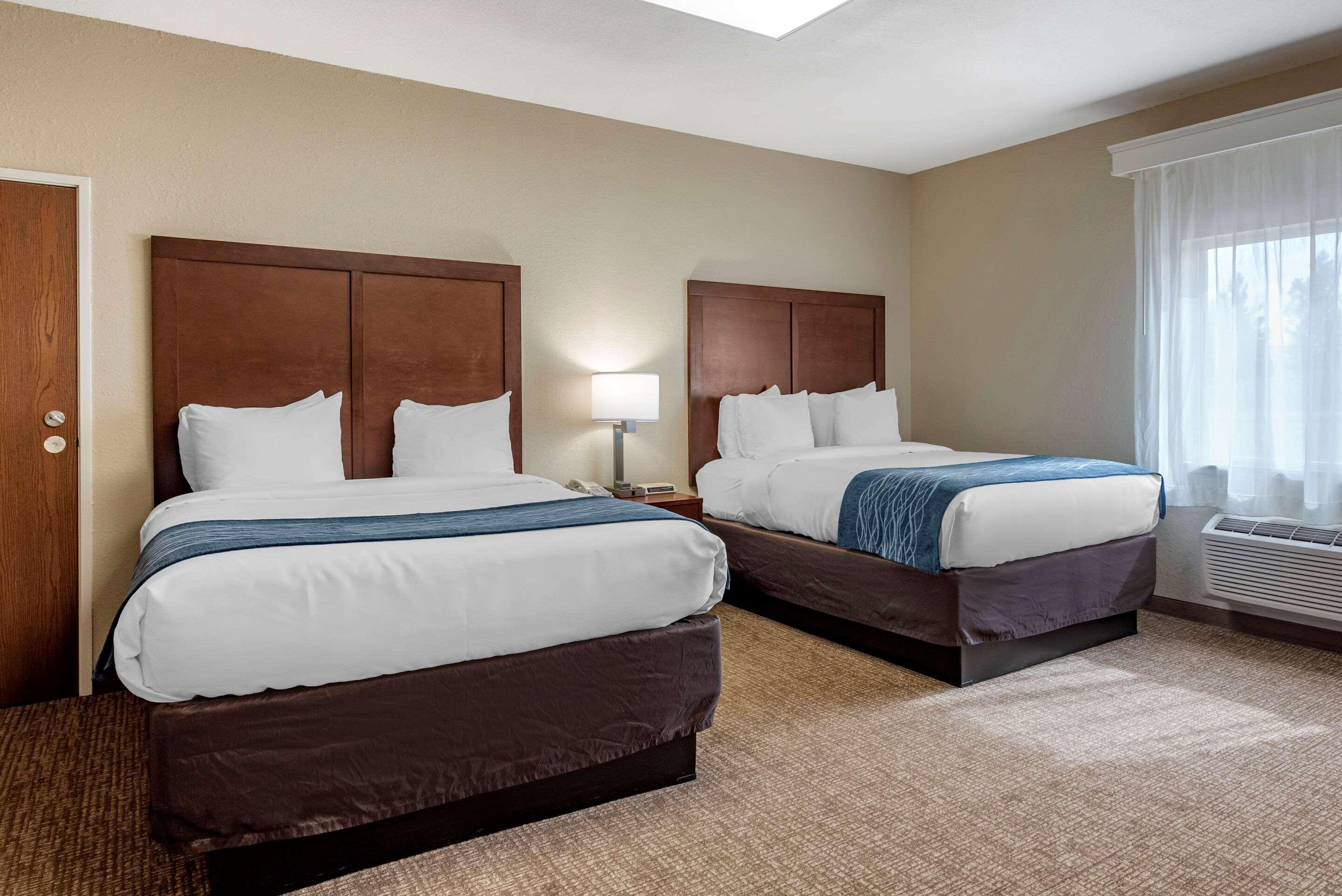 Comfort Inn & Suites Pueblo Esterno foto