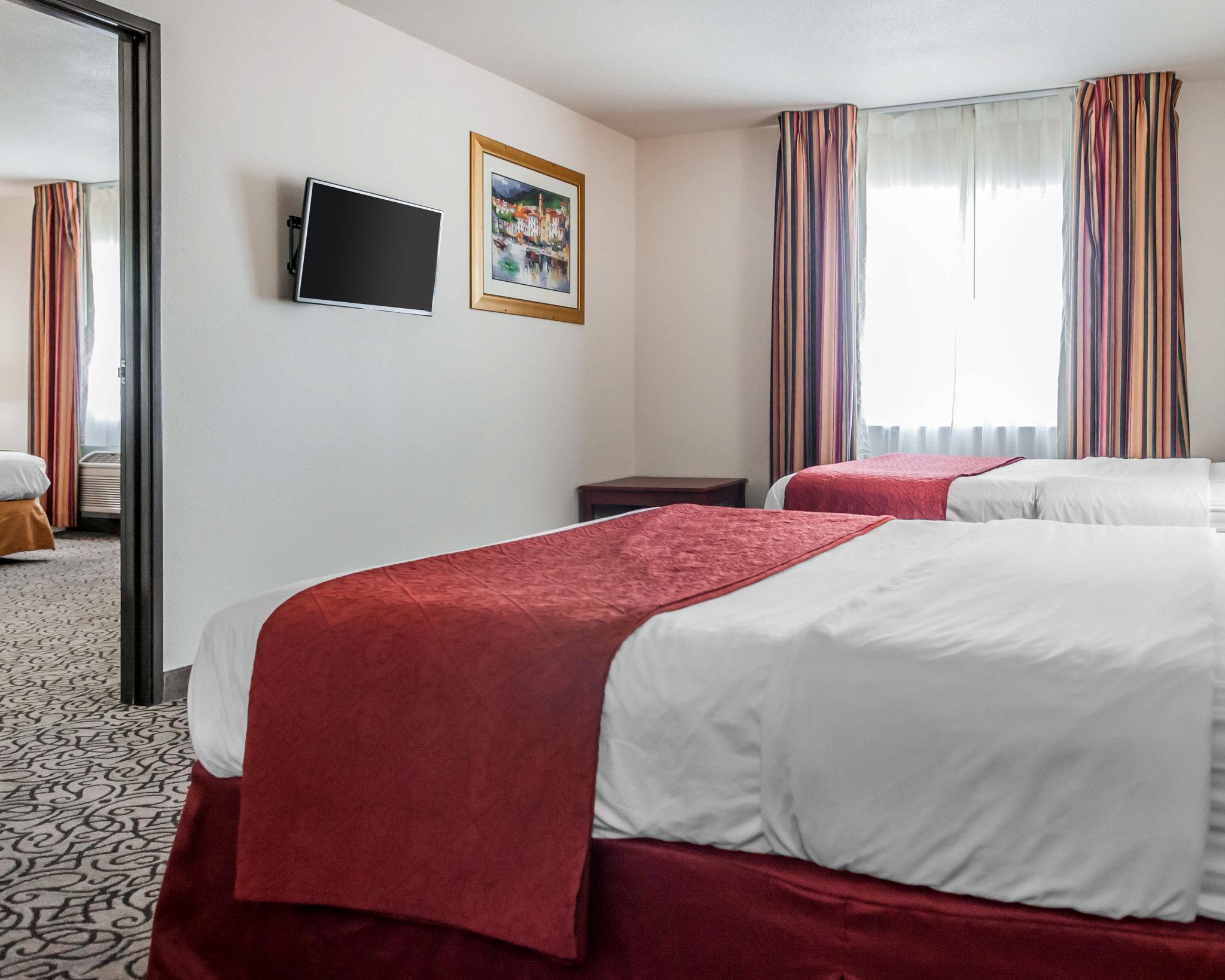 Comfort Inn & Suites Pueblo Esterno foto