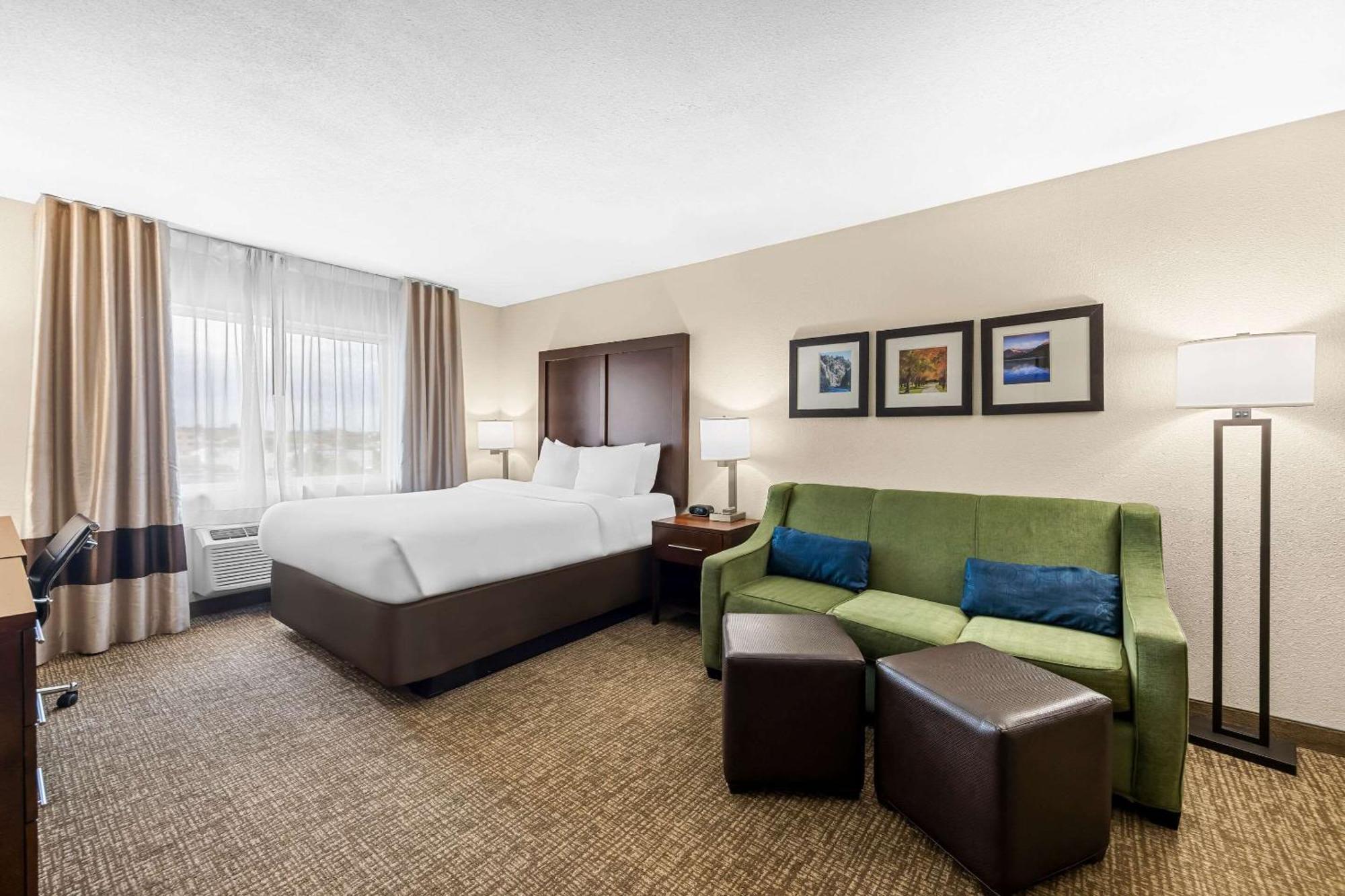 Comfort Inn & Suites Pueblo Esterno foto