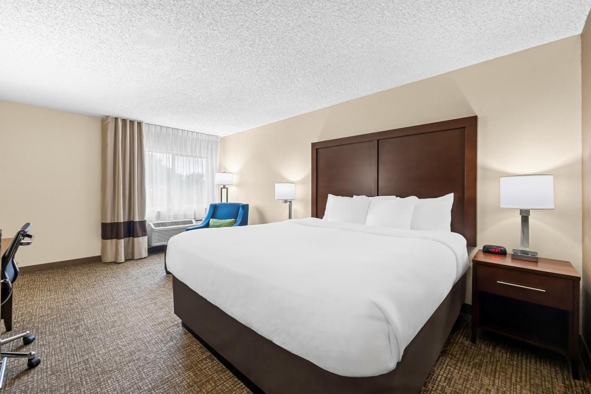 Comfort Inn & Suites Pueblo Esterno foto